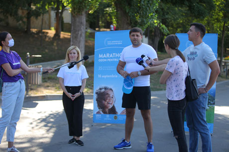 CIRCA 1600 DE KM AU ALERGAT NON STOP SPORTIVII MOLDOVENI ÎN CADRUL MARATHON-ULUI OZON PENTRU VIAȚĂ CIRCA 1600 DE KM AU ALERGAT NON STOP SPORTIVII MOLDOVENI ÎN CADRUL MARATHON-ULUI OZON PENTRU VIAȚĂ