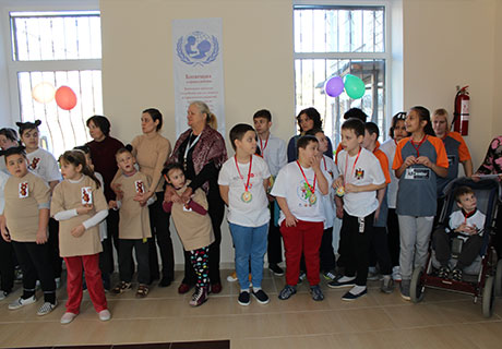 O SĂRBĂTOARE SPECIALĂ PENTRU COPIII DIN ȘCOALA AUXILIARĂ NR. 6 O SĂRBĂTOARE SPECIALĂ PENTRU COPIII DIN ȘCOALA AUXILIARĂ NR. 6