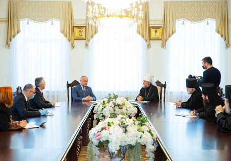 PRESIDENT DODON CALLS ON CHRISTIANS TO REMAIN AT HOME ON EASTER PRESIDENT DODON CALLS ON CHRISTIANS TO REMAIN AT HOME ON EASTER