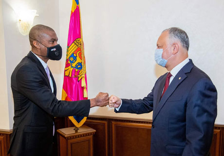 MOLDOVA PRESIDENT ASSURES U.S. AMBASSADOR HE WILL NOT BE USING ADMINISTRATIVE RESOURCE IN ELECTION CAMPAIGN MOLDOVA PRESIDENT ASSURES U.S. AMBASSADOR HE WILL NOT BE USING ADMINISTRATIVE RESOURCE IN ELECTION CAMPAIGN
