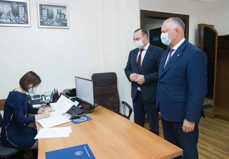 IGOR DODON SUBMITS CITIZENS’ SIGNATURES IGOR DODON SUBMITS CITIZENS’ SIGNATURES