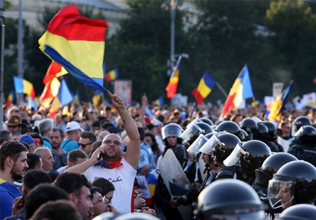 MOLDOVANS SHOW SOLIDARITY WITH PROTESTERS IN ROMANIA MOLDOVANS SHOW SOLIDARITY WITH PROTESTERS IN ROMANIA