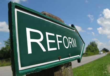 MOLDOVA CITIZENS’ ATTITUDE TO REFORMS IS IMPROVING, BUT IS REMAINING NEGATIVE, SO FAR, AS POLL SHOWED MOLDOVA CITIZENS’ ATTITUDE TO REFORMS IS IMPROVING, BUT IS REMAINING NEGATIVE, SO FAR, AS POLL SHOWED