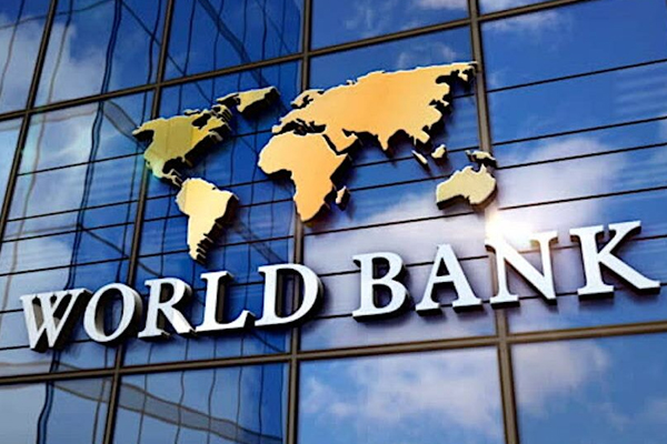 WORLD BANK DRAWS ATTENTION TO RISKS IN MOLDOVA