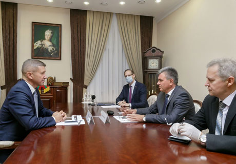 BRITISH AMBASSADOR MEETS WITH TRANSNISTRIAN LEADER BRITISH AMBASSADOR MEETS WITH TRANSNISTRIAN LEADER