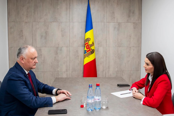 BASHKAN INFORMS EX-PRESIDENT OF MOLDOVA ABOUT SITUATION IN GAGAUZIA