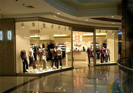 MOLDOVAN DECORATORS CAN WIN 12 THOUSAND LEI FOR DECORATING DIN INIMA SHOP WINDOWS MOLDOVAN DECORATORS CAN WIN 12 THOUSAND LEI FOR DECORATING DIN INIMA SHOP WINDOWS