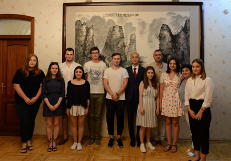 AMBASSADOR ZHANG YINGHONG CONGRATULATES MOLDOVAN STUDENTS ON THEIR ENROLMENT TO CHINESE UNIVERSITIES AMBASSADOR ZHANG YINGHONG CONGRATULATES MOLDOVAN STUDENTS ON THEIR ENROLMENT TO CHINESE UNIVERSITIES