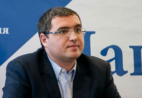 РЕНАТО УСАТЫЙ СЧИТАЕТ, ЧТО МАЙЕ САНДУ "НЕ ХВАТАЕТ ЖИТЕЙСКОЙ ХИТРОСТИ" РЕНАТО УСАТЫЙ СЧИТАЕТ, ЧТО МАЙЕ САНДУ "НЕ ХВАТАЕТ ЖИТЕЙСКОЙ ХИТРОСТИ"