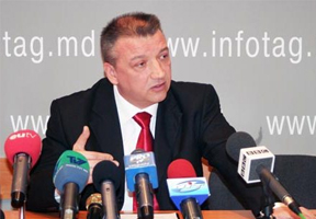 LIDERUL MIŞCĂRII „ANTIMAFIE” A DECLARAT CĂ A DEVENIT CONSILIERUL PREŞEDINTELUI COMUNIST PENTRU A SALVA MOLDOVA ŞI ROMÂNIA