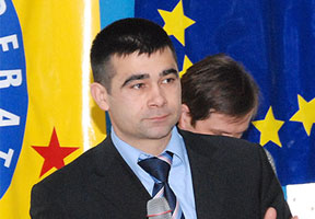 ACTIVIST PUBLIC: „TIMP DE 25 DE ANI AM ALERGAT DUPĂ SPERANȚE DEȘARTE” ACTIVIST PUBLIC: „TIMP DE 25 DE ANI AM ALERGAT DUPĂ SPERANȚE DEȘARTE”
