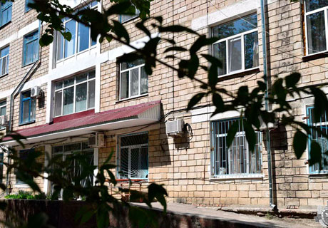 ИНФИЦИРОВАННЫЙ ПАЦИЕНТ УПАЛ С ВЫСОТЫ ПРИ ПОПЫТКЕ СБЕЖАТЬ ИЗ ГОСПИТАЛЯ ИНФИЦИРОВАННЫЙ ПАЦИЕНТ УПАЛ С ВЫСОТЫ ПРИ ПОПЫТКЕ СБЕЖАТЬ ИЗ ГОСПИТАЛЯ