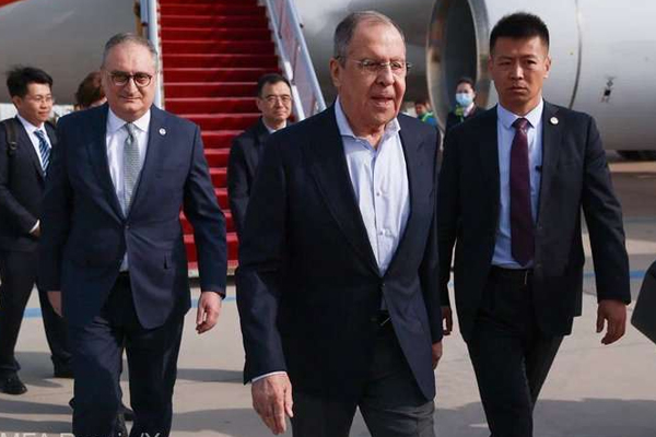 Şeful diplomaţiei ruse, Serghei Lavrov, a ajuns în China