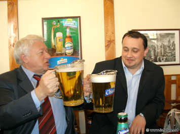 Господин Яков Тихман пьет только пиво собственного производства