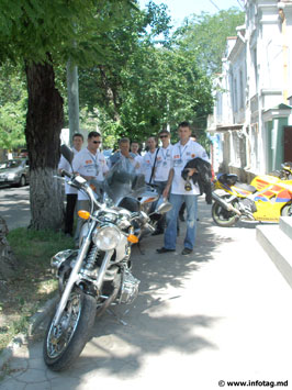 Байкеры Молдовы проведут в субботу «Шоу моторов’2006» в Кагуле 