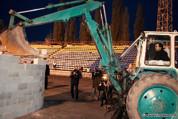 Премьер-министр Василий Тарлев на закрытии Республиканского стадиона на реконструкцию