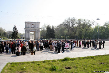 Приднестровские беженцы пикетируют правительство 