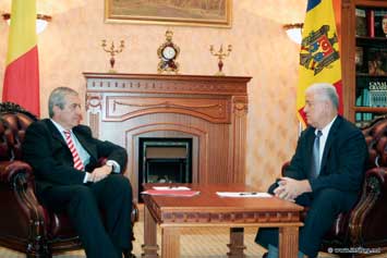 Президент Молдовы Владимир Воронин принял премьер-министра Румынии Кэлина Попеску-Тэричану