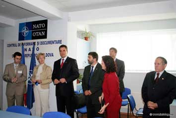 В Кишиневе открылся Центр информирования о НАТО 