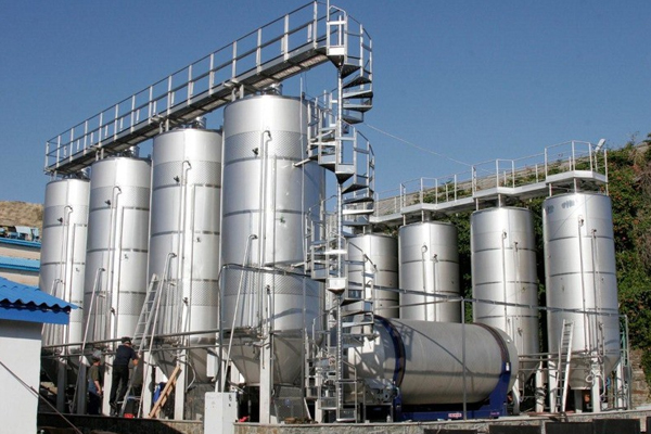 ВИННЫЕ СТОКИ: КОГДА С ЕВРОПЫ НЕ БЕРУТ ПРИМЕР ВИННЫЕ СТОКИ: КОГДА С ЕВРОПЫ НЕ БЕРУТ ПРИМЕР