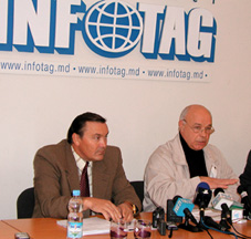15.10.2003 ONLY 7% OF GAS STATIONS USE NECESSARY CASH REGISTERS  (NEWS CONFERENCE IN INFOTAG)