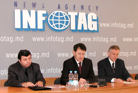 27.12.2004 LABOR UNION CLAIMS MOLDOVA IS NOT FIT FOR EUROPEAN UNION  (NEWS CONFERENCE IN INFOTAG)
