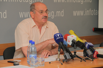 MOLDOVAN SCIENTIST CRITICIZES ACADEMY PRESIDENT 