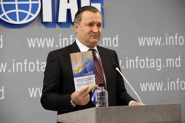 PREȘEDINTELE PLDM, VLAD FILAT, REZUMĂ PATRU ANI DE GUVERNARE PAS: ȚARA ESTE ÎN DECLIN SOCIAL ȘI ECONOMIC PREȘEDINTELE PLDM, VLAD FILAT, REZUMĂ PATRU ANI DE GUVERNARE PAS: ȚARA ESTE ÎN DECLIN SOCIAL ȘI ECONOMIC