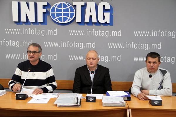 ГРУППА ГРАЖДАН ОБРАТИЛАСЬ К ПРЕЗИДЕНТУ МАЙЕ САНДУ, ТРЕБУЯ ЕЕ ПОМОЩИ ДЛЯ БОРЬБЫ С КОРРУПЦИЕЙ ЧИНОВНИКОВ